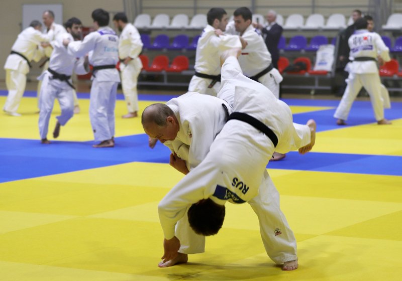Με εικόνες σαν κι αυτές ο Βλαντίμιρ Πούτιν καλλιεργεί συστηματικά το προφίλ του αρρενωπού, δυναμικού ηγέτη.