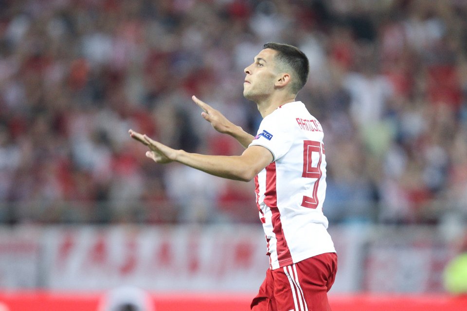 Ο Ραντζέλοβιτς με 2 γκολ (78',85') κλείδωσε την πρόκριση για τον Ολυμπιακό -Φωτογραφία: Eurokinissi