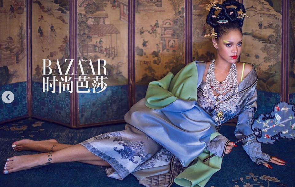 Η Ριάνα ποζάρει για το περιοδικό του Harper's Bazaar