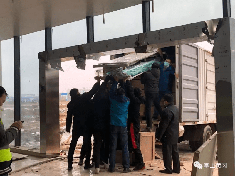 Το κτίριο ήταν έτοιμο, αλλά έπρεπε να γίνουν οι υδραυλικές και ηλεκτρολογικές εγκαταστάσεις και να εξοπλιστεί πλήρως