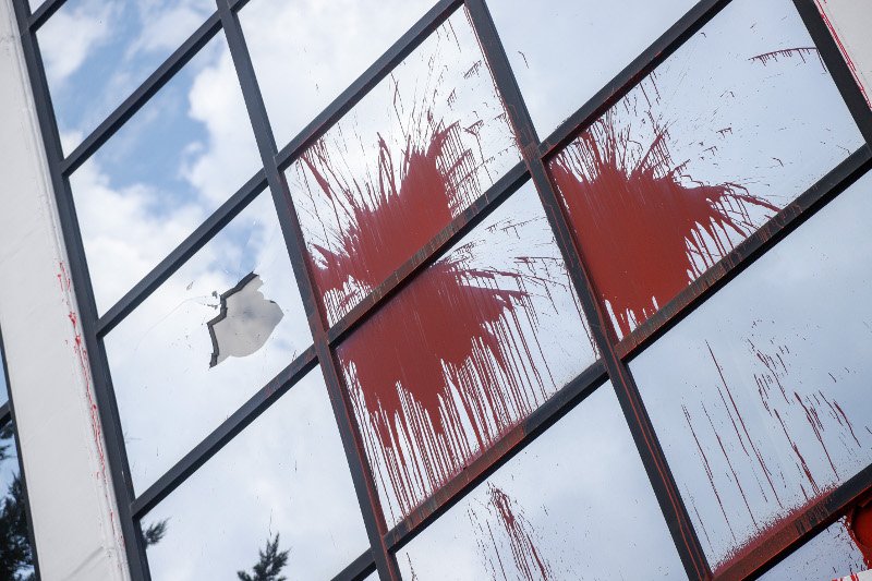 Επίθεση του Ρουβίκωνα στα γραφεία της ΕΔΕΥ / Φωτογραφία: EUROKINISSI