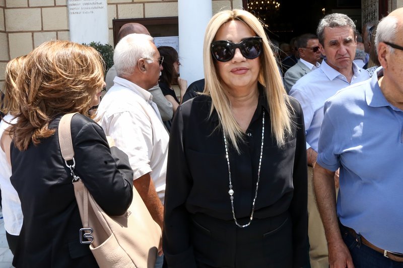 Η Φώφη Γεννηματά στην κηδεία του Ροβέρτου Σπυρόπουλου