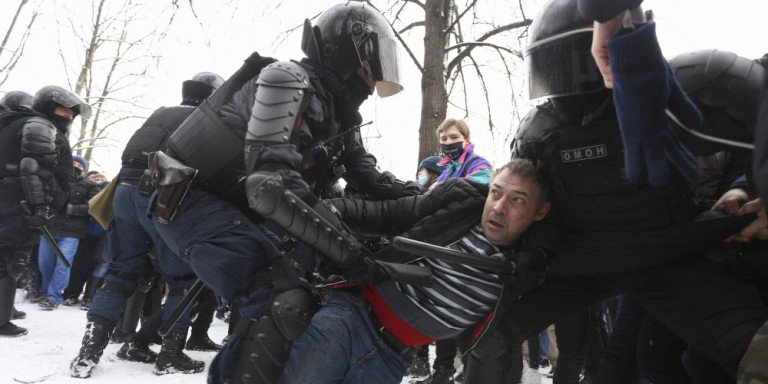 Συλλήψεις διαδηλωτών υπέρ του Ναβάλνι στη Ρωσία