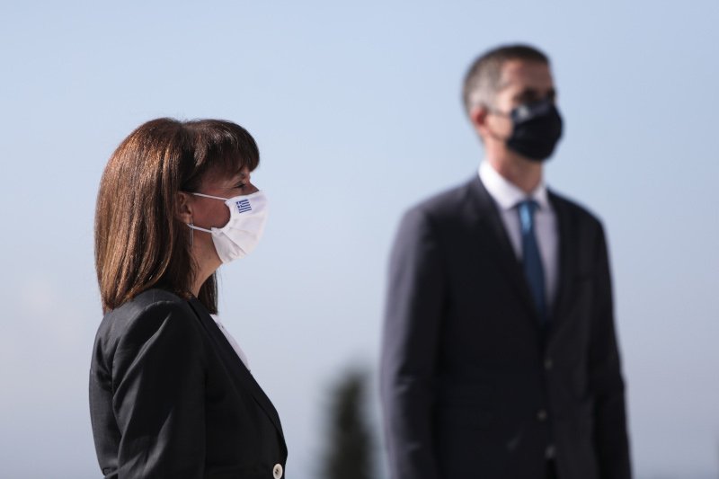 Η ΠτΔ Κατερίνα Σακελλαροπούλου και ο Κώστας Μπακογιάννης / Φωτογραφία: INTIME NEWS