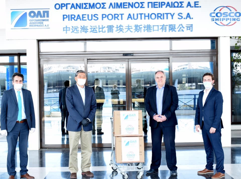 Ο διοικητής του «ΜΕΤΑΞΑ» Χαράλαμπος Τουμπέκης και αναπληρωτής διοικητής του Νοσοκομείου «ΜΕΤΑΞΑ» Σαράντος Ευσταθόπουλος