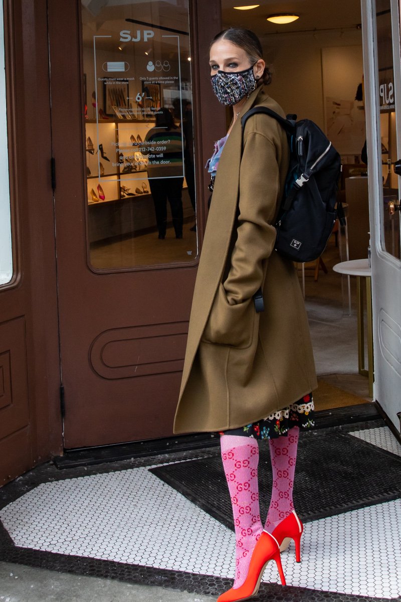 Με ροζ κάλτσες Gucci αξίας 145 δολαρίων η Σάρα Τζέσικα Πάρκερ