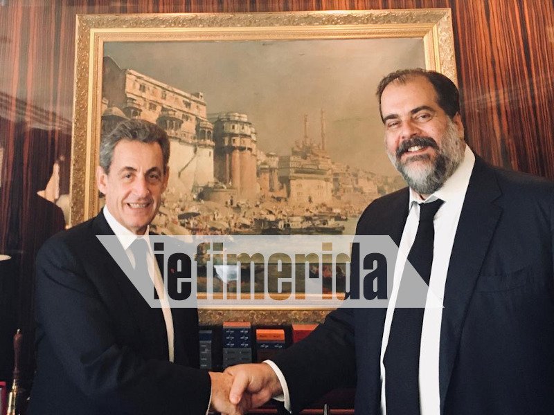 Ο Νικολά Σαρκοζί με τον Νικόλα Πατέρα