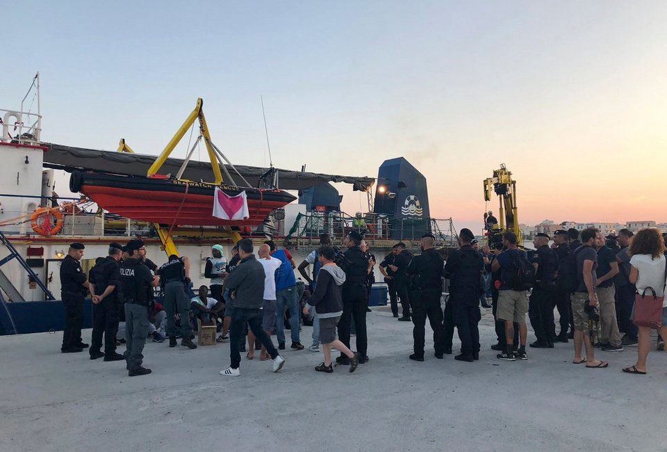Στο λιμάνι της Λαμπεντούζα στην Ιταλία το Sea Watch