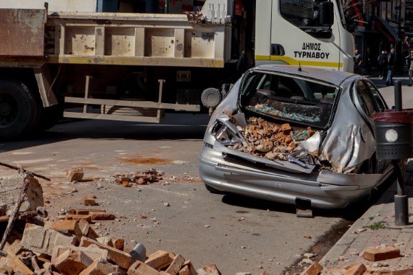 Στιγμιότυπο από ζημιές εξαιτίας του σεισμού στην Ελασσόνα, μεγέθους 6 Ρίχτερ / Φωτογραφία: EUROKINISSI/ΛΕΩΝΙΔΑΣ ΤΖΕΚΑΣ
