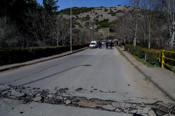 Ζημιές από τον σεισμό στην Ελασσόνα, μεγέθους 6 Ρίχτερ / Φωτογραφία: EUROKINISSI/ΛΕΩΝΙΔΑΣ ΤΖΕΚΑΣ