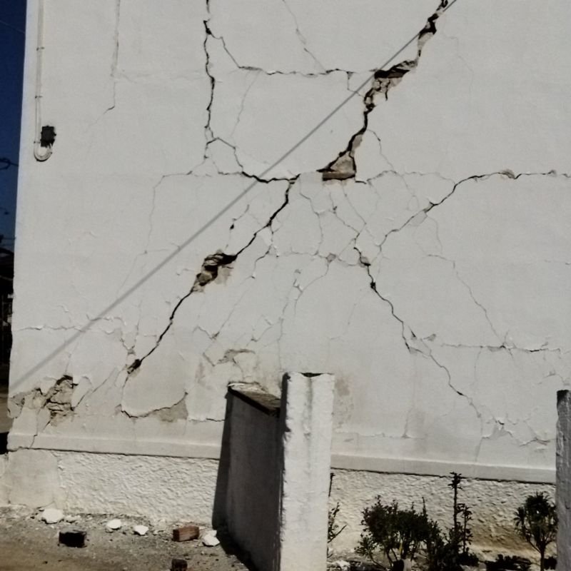 Ρωγμές σε τοίχους σπιτιών στο Μεσοχώρι Ελασσόνας μετά τα 6 Ρίχτερ 