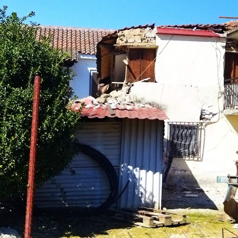 Ζημιές υπέστησαν και κατοικημένα σπίτια 