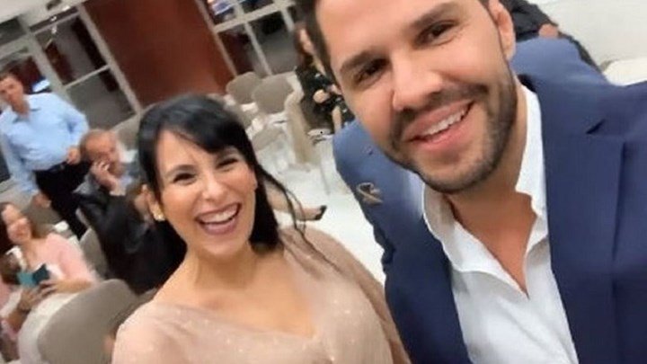 Η selfie του Γιώργου Τσαλίκη με τη νύφη