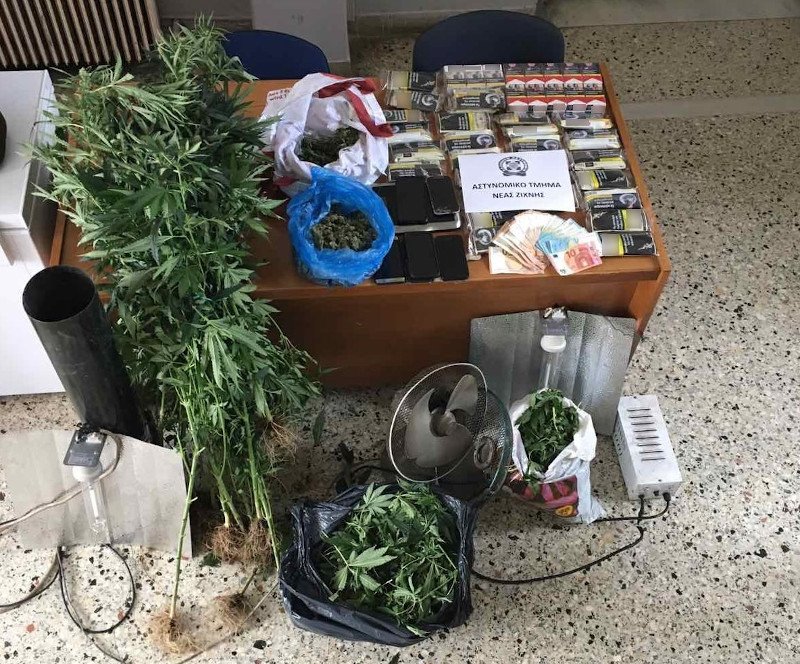 Η ντουλάπα οδηγούσε σε υπόγειο φυτώριο κάνναβης / Φωτογραφία: Ελληνική Αστυνομία