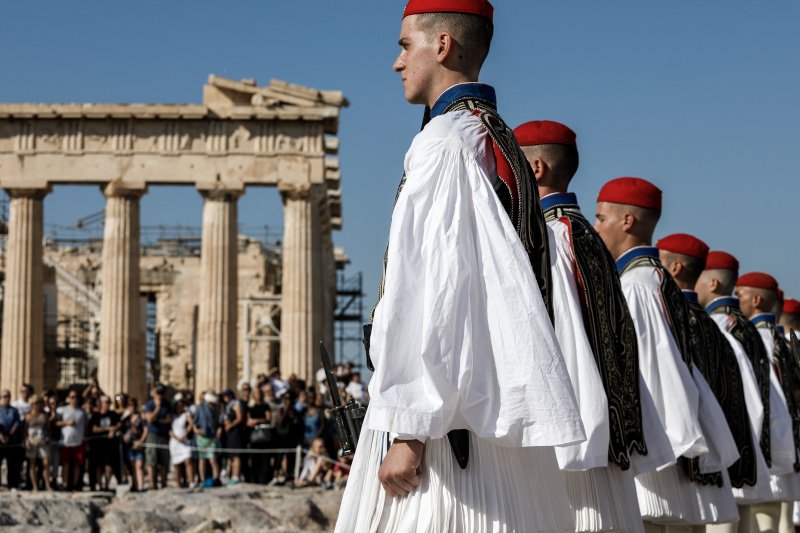 τσολιαδες ακροπολη