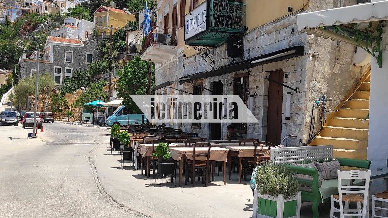 Αδειο εστιατόριο στη Σύμη