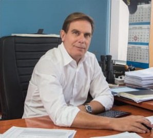 Ο Simon Bell