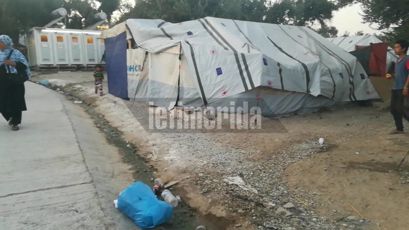 Σκηνή στη Μόρια