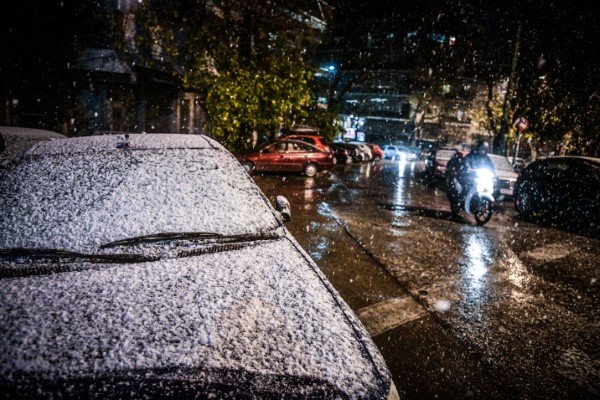 Χιόνια στο Παγκράτι / Φωτογραφία: EUROKINISSI/ΤΑΤΙΑΝΑ ΜΠΟΛΑΡΗ