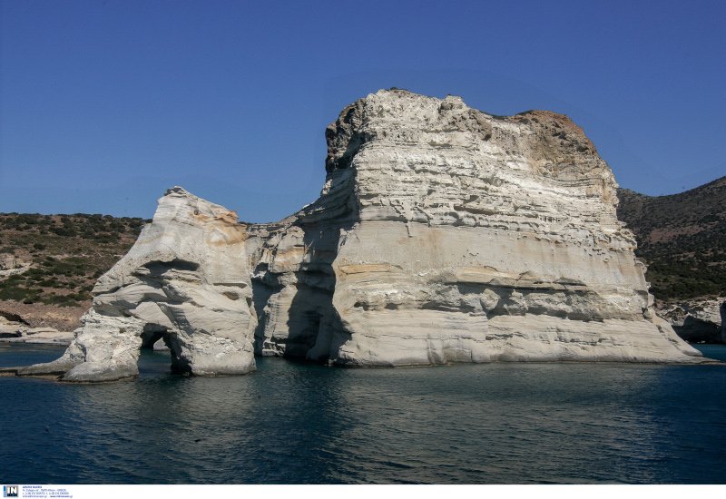 Σπηλιές στη Μήλο