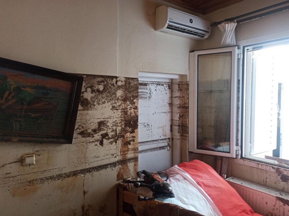 Καταστροφές σε δωμάτιο στα Πολιτικά Εύβοιας