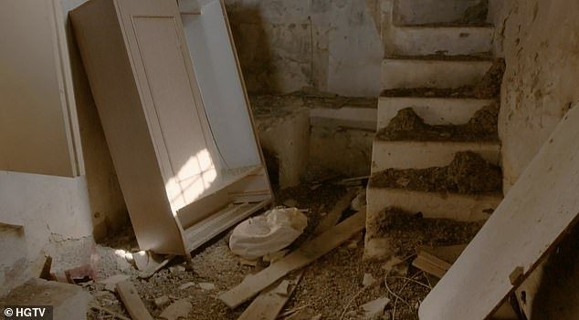 Εγκαταλελειμμένο σπίτι σκάλες