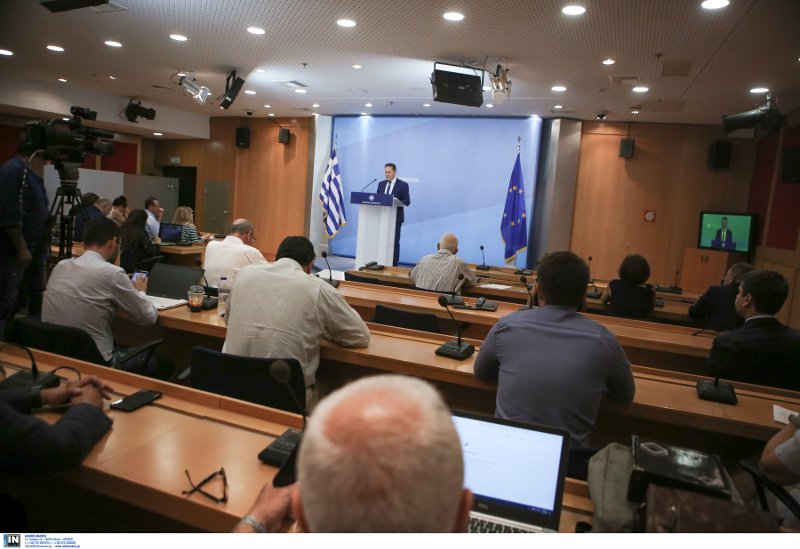 Ενημέρωση των πολιτικών συντακτών από τον κυβερνητικό Εκπρόσωπο