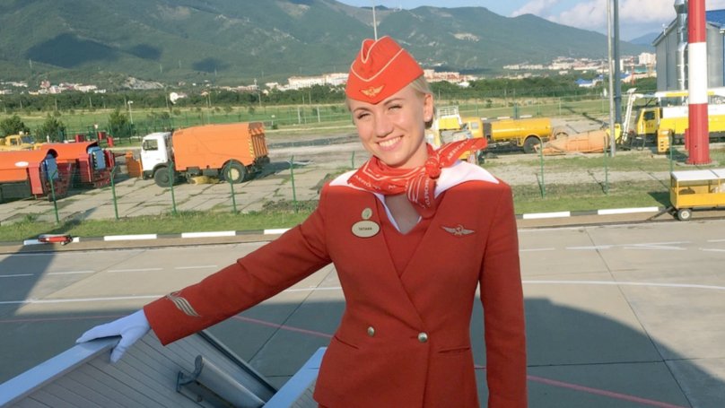 Η  34χρονη αεροσυνοδός Τατιάνα Καζάτκινα, που αποκαλούν «ηρωίδα» τα ρωσικά ΜΜΕ. 