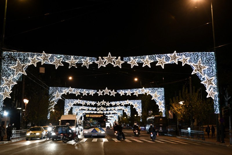 Η Αθήνα «περιμένει» τα Χριστούγεννα / Φωτογραφία: EUROKINISSI/ΚΑΡΑΓΙΑΝΝΗΣ ΜΙΧΑΛΗΣ