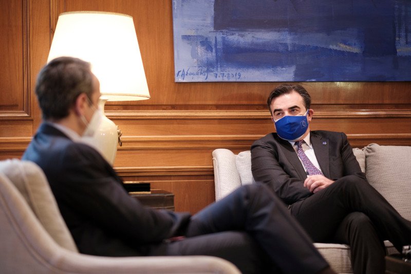 Μητσοτάκης, Σχοινάς
