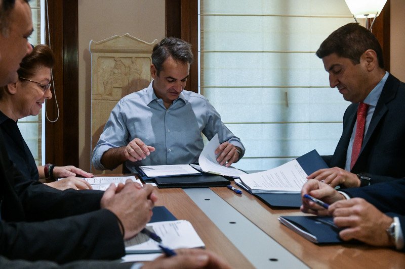 Καρέ από τη συνάντηση στο υπουργείο Πολιτισμού