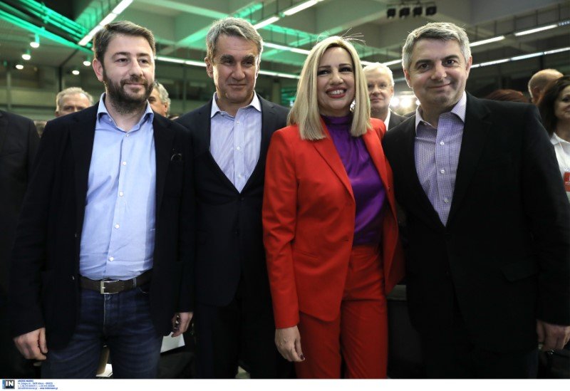 Ανδρουλάκης, Λοβέρδος, Γεννηματά, Κωνσταντινόπουλος ποζάρουν στους φωτογράφους
