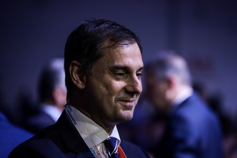 Ο υπ. Τουρισμού Χάρης Θεοχάρης στο συνέδριο της ΝΔ