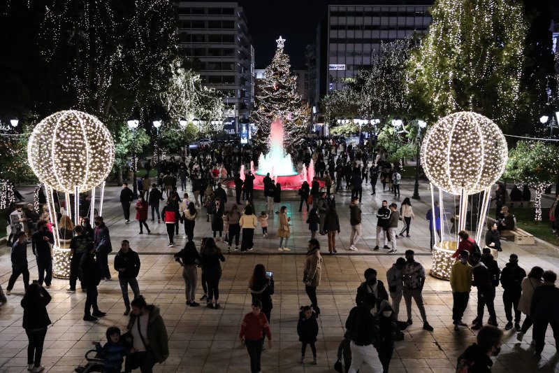 «Πλημμύρισε» η πλατεία Συντάγματος