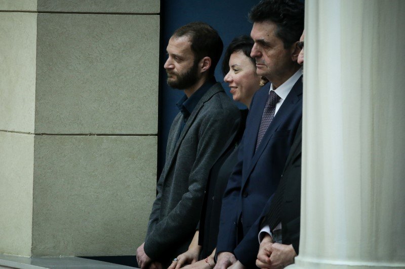 H κόρη της νέας ΠτΔ Νιόβη και o σύντροφος της Αικ. Σακελλαροπούλου, Παύλος Κοτσώνης - Φωτογραφία :EUROKINISSI/POOL ΑΡΧΙΕΠΙΣΚΟΠΗ ΑΘΗΝΩΝ/ΧΡΗΣΤΟΣ ΜΠΟΝΗΣ 