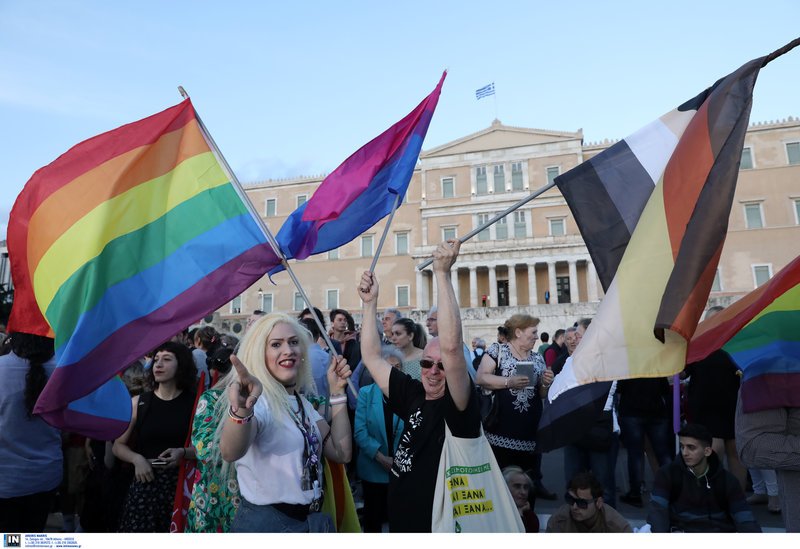 Εκπρόσωποι ΛΟΑΤΚΙ στο Σύνταγμα για την ομιλία Τσίπρα -Φωτογραφία: Intimenews/ΛΙΑΚΟΣ ΓΙΑΝΝΗΣ