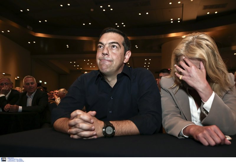 Αλλη μια χαρακτηριστική φωτογραφία αμηχανίας Τσίπρα-Δούρου 