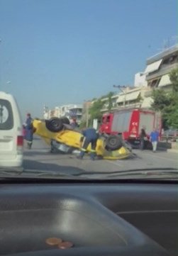 Ταξί τούμπα στον Κηφισό
