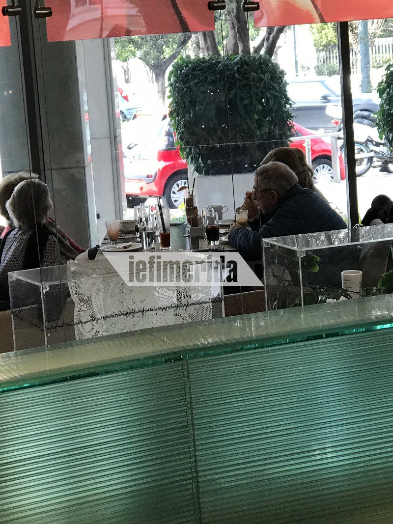 Ο τέως βασιλιάς Κωνσταντίνος με την βασίλισσα της Ισπανίας Σοφία, την πριγκίπισσα Ειρήνη και την Αννα Μαρία στο Χίλτον