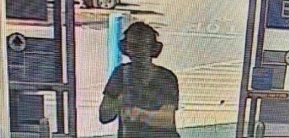 Ο δράστης φορούσε ακουστικά στα αυτιά καθώς εκτελούσε ψύχραιμος τα θύματά του.