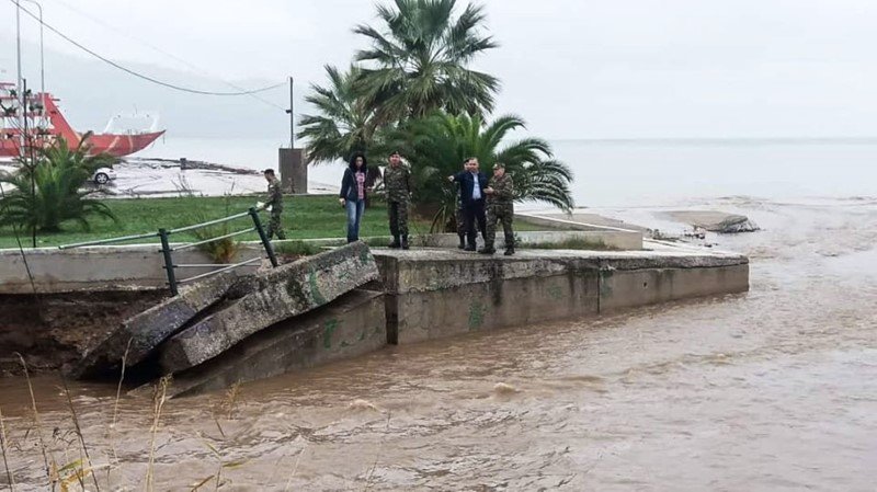 Μεγάλες ζημιές στο λιμάνι της Θάσου από την κακοκαιρία