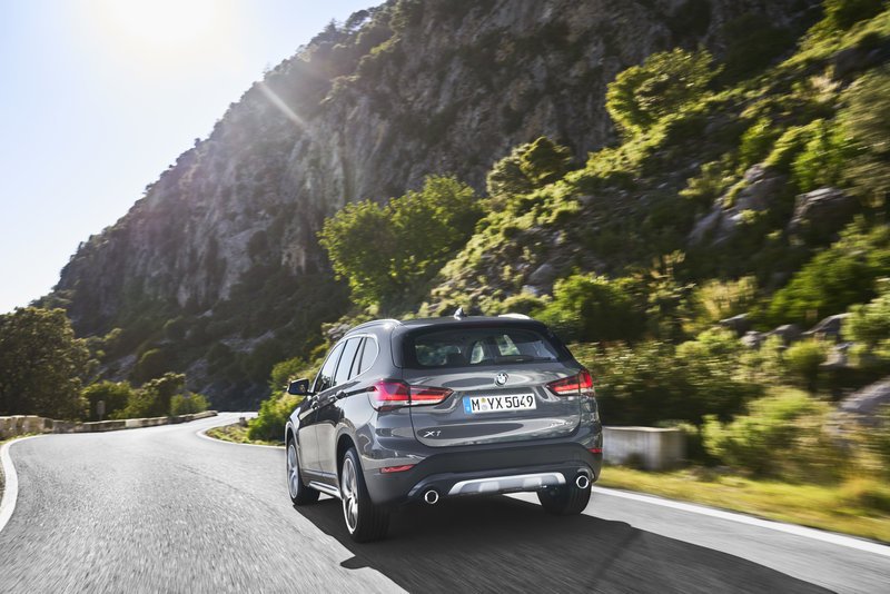 Η plug-in υβριδική BMW X1 μπορεί να διανύσει πάνω από 50 km μόνο με ηλεκτροκίνηση