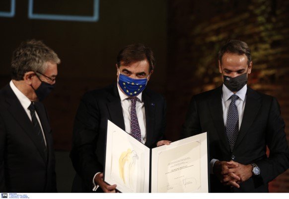 Το βραβείο παρέλαβε εκ μέρους ΕΕ ο αντιπρόεδρος της Ευρωπαϊκής Επιτροπής, Μαργαρίτης Σχοινάς.