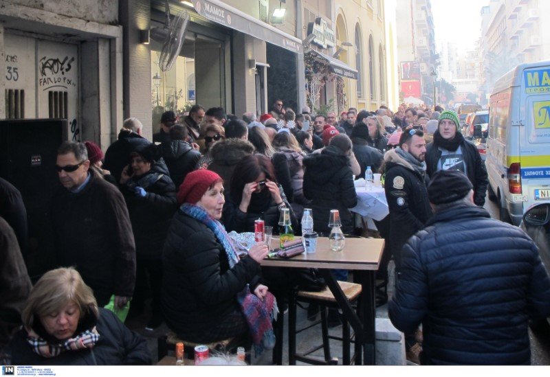 Εορταστικό κλίμα στους δρόμους της Θεσσαλονίκης παραμονή Πρωτοχρονιάς -Φωτογραφία: Intimenews/ΜΩΥΣΙΑΔΗΣ ΓΙΑΝΝΗΣ