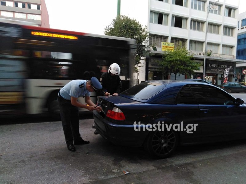 Κοινή επιχείρηση για την απομάκρυνση παράνομα παρκαρισμένων αυτοκινήτων
