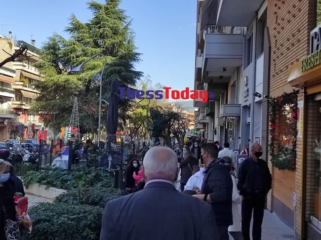 Θεσσαλονίκη: Συνωστισμός στην Καλαμαριά
