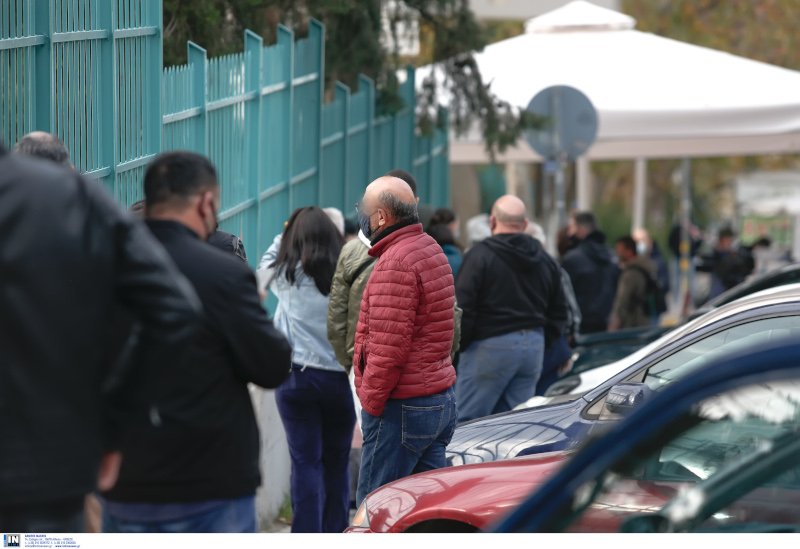 Θεσσαλονίκη: Ουρά για rapid test στο ΑΧΕΠΑ