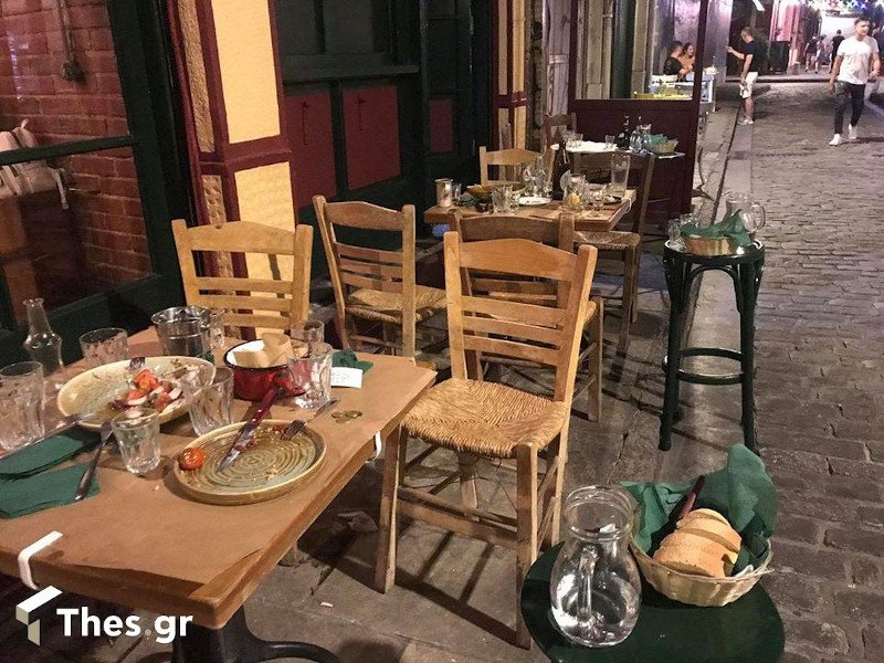 Άδειασαν τα μαγαζιά στη Θεσσαλονίκη