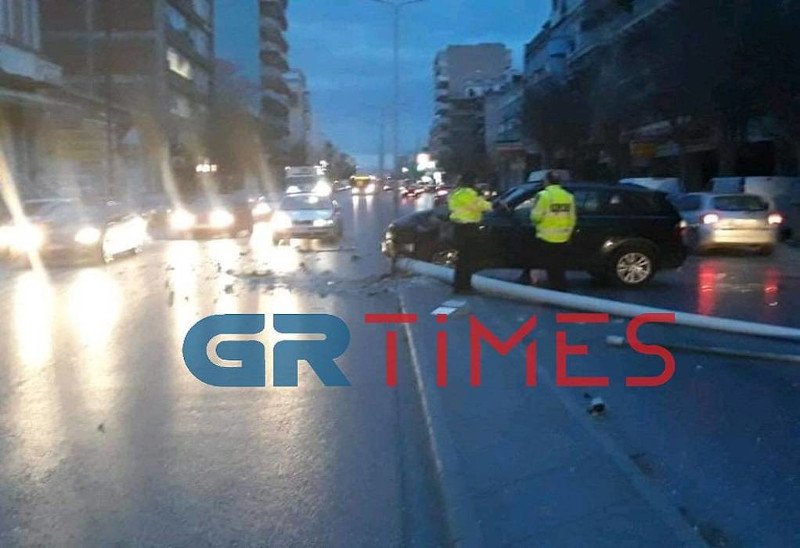 Θεσσαλονίκη τροχαίο κολόνα