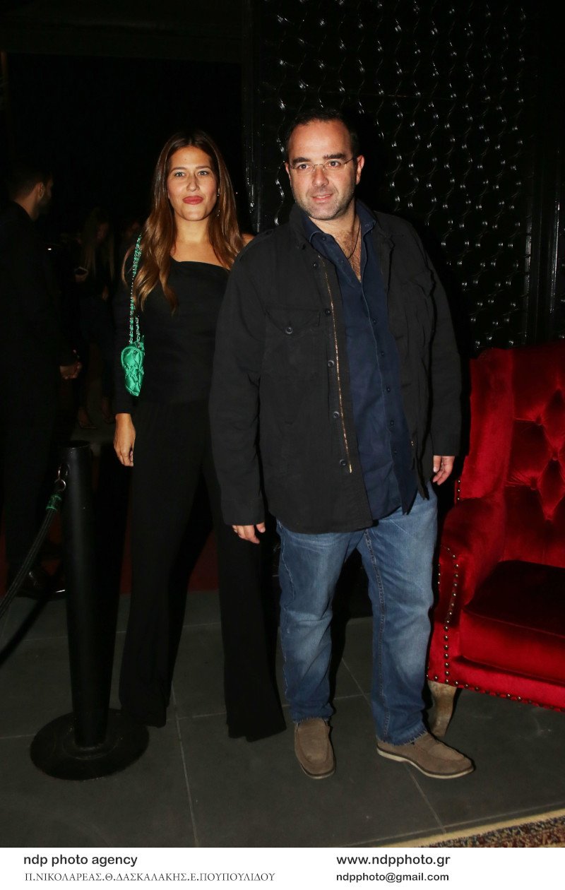Ο Θοδωρής Κυριακού και η σύζυγός του, Δήμητρα Μπιθαρά διασκέδασαν στο Hotel Ερμού / Φωτογραφία: NDP